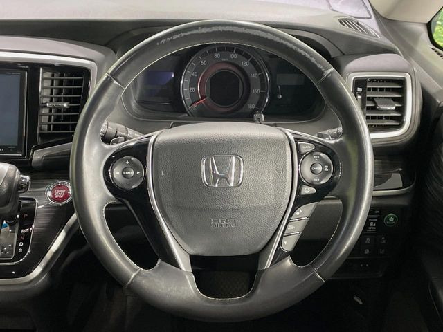 �y�����v�����X�e�A�����O�z�㎿�Ȋv���g�p���邱�ƂŁA��ɂ����������݂ƂĂ��^�]���₷���n���h���ł���