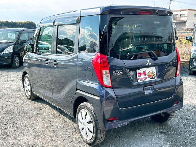 ���X�ł͌y�����Ԃ��畁�ʎԂ܂ŕ��L���I�[�����[�J�[�̎Ԏ�E�F�E�O���[�h��L�x�ɑ����Ă���܂��B