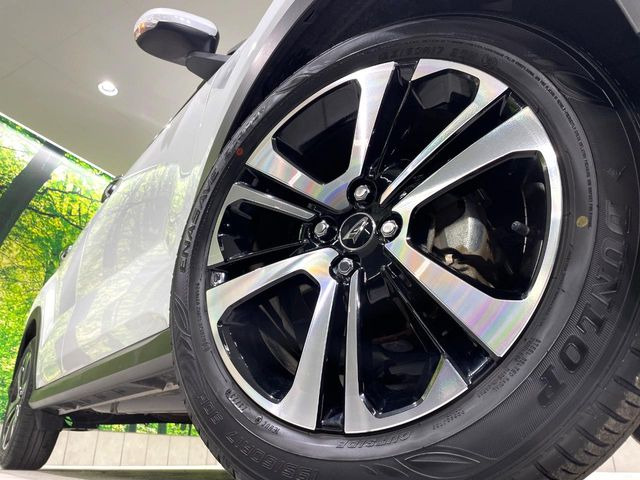 �y����17�C���`�A���~�z�C�[���z�O�ςɃ}�b�`���������A���~�z�C�[���𑕒����Ă���܂��B�e��ЊO�A���~�z�C�[����A�X�^�b�h���X�^�C�����戵�����Ă���܂��B���񂲑��k����������