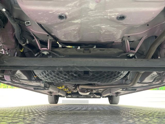 ��D�]�𒸂��Ă���܂��{�f�B�̒e�X�v���b�V���R�[�g���D�]��t���B�ʏ�̃K���X�R�[�g�ƈقȂ�A�ϋv�N��6�N�̖��@���K���X�R�[�e�B���O���A�{�f�B���L���C�ȏ�Ԃɕۂ��Ă���܂��B