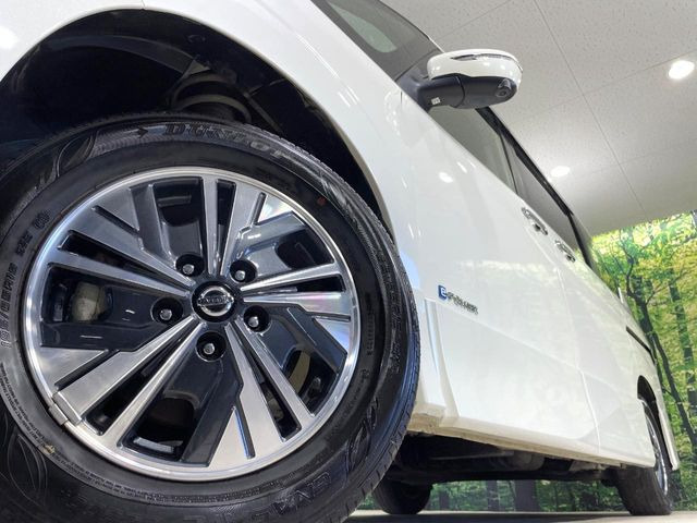 �y����15�C���`�A���~�z�C�[���z�O�ςɃ}�b�`���������A���~�z�C�[���𑕒����Ă���܂��B�e��ЊO�A���~�z�C�[����A�X�^�b�h���X�^�C�����戵�����Ă���܂��B���񂲑��k����������