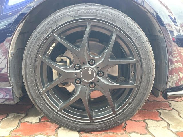 �y17�C���`�A���~�z�C�[���z�O�ςɃ}�b�`�����A���~�z�C�[���𑕒����Ă���܂��B�e��A���~�z�C�[����A�X�^�b�h���X�^�C�����戵�����Ă���܂��B���񂲑��k����������