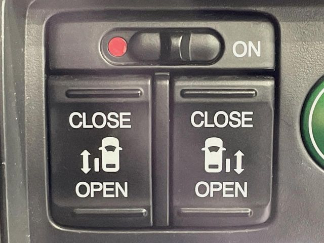 �y�����p���[�X���C�h�h�A�z�X�}�[�g�L�[��^�]�Ȃ̃X�C�b�`�Ō�ȗ����X���C�h�h�A�̊J���\���d��������͂����ăh�A���J����K�v�������A�����Ȃ��q�l�ł��ȒP�ɊJ���߂ł����K�ł���