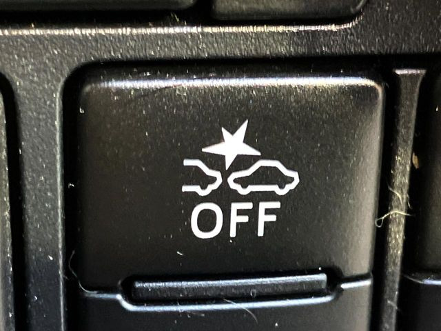 ���y�Փ˔�Q�y���V�X�e���z�a�؂Ȃǂł̒ᑬ���s���A�O���̎ԗ������[�U�[���[�_�[�����m���A�Փ˂�����ł��Ȃ��Ɣ��f�����ꍇ�ɁA�ً}�u���[�L���쓮�B�Ǔ˂Ȃǂ̊댯������A�܂��͏Փ˂̔�Q���y�����܂��B