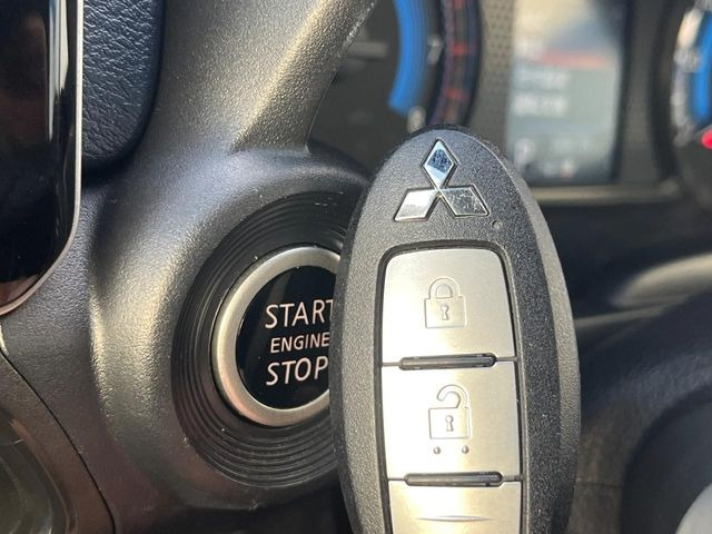 �y�I�y���[�V�����L�[�z�J�o����|�P�b�g�ɓ��ꂽ�܂܂ł��h�A�̎{���E�������\�ȃX�}�[�g�L�[�𑕔��B�G���W���̃I���E�I�t�����J�M�����o���K�v����������Ƃ��Ă��֗��ł���