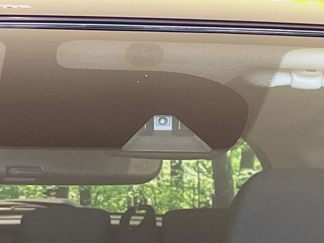 �y�G�}�[�W�F���V�[�u���[�L�z���s���ɑO���̎ԗ�����F�����A�Փ˂������Ȏ��͌x��ƃu���[�L�ŏՓˉ���Ɣ�Q�y�����A�V�X�g�B�����S�Ƀh���C�u�����y���݂��������܂��B