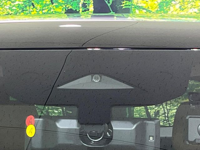 �y�C���e���W�F���g�G�}�[�W�F���V�[�u���[�L�z�t�����g�J�����őO���̎ԗ�����s�҂����m�B�Փ˂������Ȏ��͏Փ˔�Q�y���u���[�L���쓮�A�Փˉ�����T�|�[�g�B�����S�Ƀh���C�u�����y���݂��������܂��B