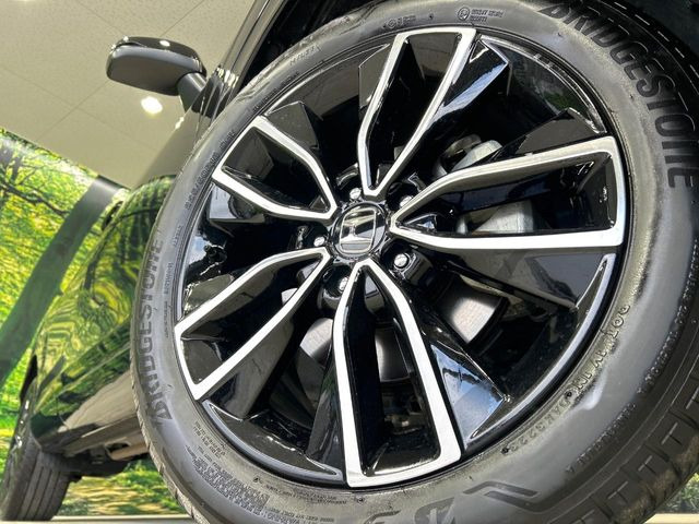 �y����18�C���`�A���~�z�C�[���z�O�ςɃ}�b�`���������A���~�z�C�[���𑕒����Ă���܂��B�e��ЊO�A���~�z�C�[����A�X�^�b�h���X�^�C�����戵�����Ă���܂��B���񂲑��k����������