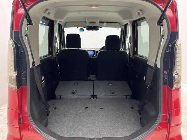 ���i�̂���������ʋ΁A���}���ɏ\���ȉ׎��X�y�[�X���m�ۂ��Ă���܂��B�Z�J���h�V�[�g��|���ƁA�傫�ȉו��̐ύڂ��\�ł���