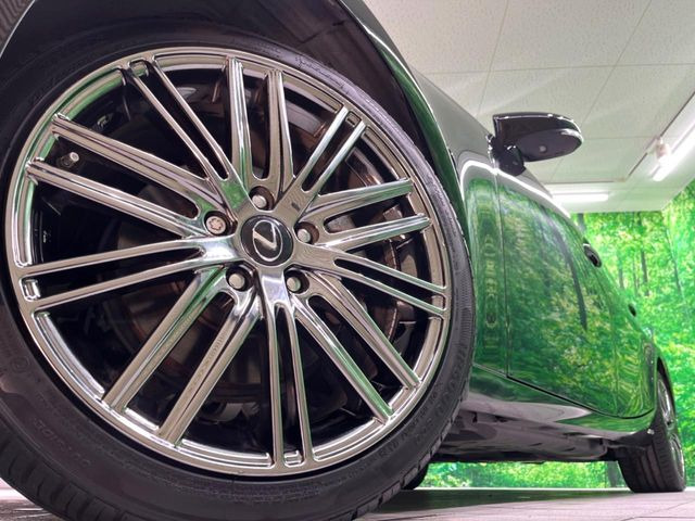 �y����18�C���`�A���~�z�C�[���z�O�ςɃ}�b�`���������A���~�z�C�[���𑕒����Ă���܂��B�e��ЊO�A���~�z�C�[����A�X�^�b�h���X�^�C�����戵�����Ă���܂��B���񂲑��k����������