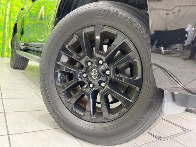 �y����18�C���`�A���~�z�C�[���z�O�ςɃ}�b�`���������A���~�z�C�[���𑕒����Ă���܂��B�e��ЊO�A���~�z�C�[����A�X�^�b�h���X�^�C�����戵�����Ă���܂��B���񂲑��k����������