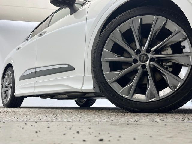 �y����21�C���`�A���~�z�C�[���z�O�ςɃ}�b�`���������A���~�z�C�[���𑕒����Ă���܂��B�e��ЊO�A���~�z�C�[����A�X�^�b�h���X�^�C�����戵�����Ă���܂��B���񂲑��k����������