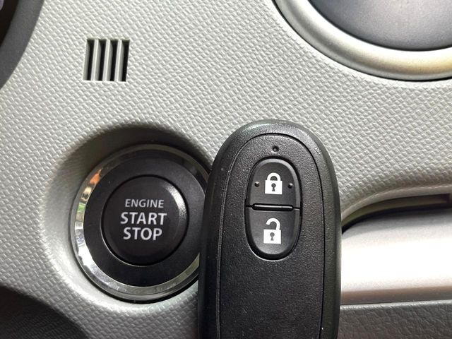 �y�L�[���X�X�^�[�g�V�X�e���z�J�o����|�P�b�g�ɓ��ꂽ�܂܂ł��h�A�̎{���E�������\�ȃX�}�[�g�L�[�𑕔��B�G���W���̃I���E�I�t�����J�M�����o���K�v����������Ƃ��Ă��֗��ł���