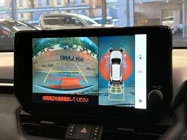 【パノラミックビューモニター】専用のカメラにより、上から見下ろしたような視点で360度クルマの周囲を確認することができます☆死角部分も確認しやすく、狭い場所での切り返しや駐車もスムーズに行えます。