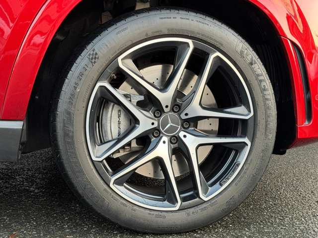 AMG21�C���`�A���~�z�C�[���EAMG���S����u���[�L�L�����p�[�B