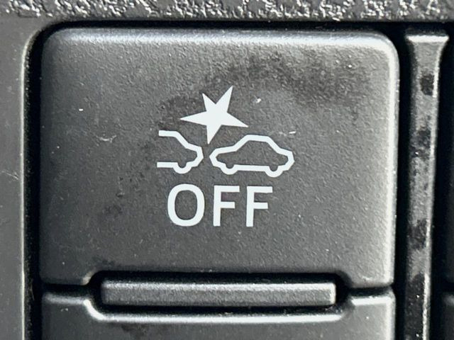 �y�X�}�[�g�A�V�X�g�z���s���ɑO���̎ԗ�����F�����A�Փ˂������Ȏ��͌x��ƃu���[�L�ŏՓˉ���Ɣ�Q�y�����A�V�X�g�B�����S�Ƀh���C�u�����y���݂��������܂��B