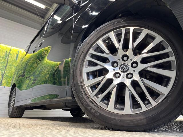 �y�O���[�h��p����18�C���`�A���~�z�C�[���z�f�U�C�����̍��������A���~�z�C�[���𑕒����Ă���܂��B�e��ЊO�A���~�z�C�[����A�X�^�b�h���X�^�C�����戵�����Ă���܂��B���񂲑��k����������