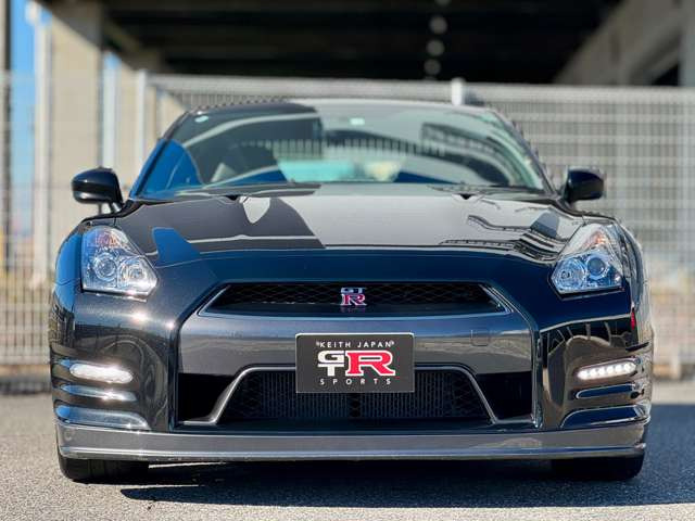 �����GT-R35 �O���[�h�̓v���~�A��ED�ł��B���x�����@�Ȃǂ��C�y�ɂ����k���������܂��B���q�l�ɂ������ԍσv�����̂��񎦁A�܂��̓I�v�V�����v�����Ȃǂ��񎦂����Ă��������܂��B