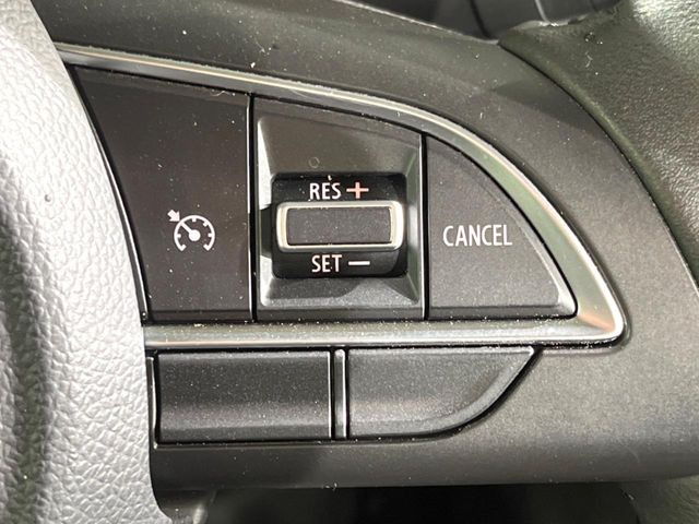 �y�N���[�Y�R���g���[���z�������H�����N���N���s�B�A�N�Z���𗣂��Ă���葬�x�ő��s���ł��A�������^�]���̕��S���y��!�����E�������ȒP�ȃX�C�b�`����Œ����ł��܂��B