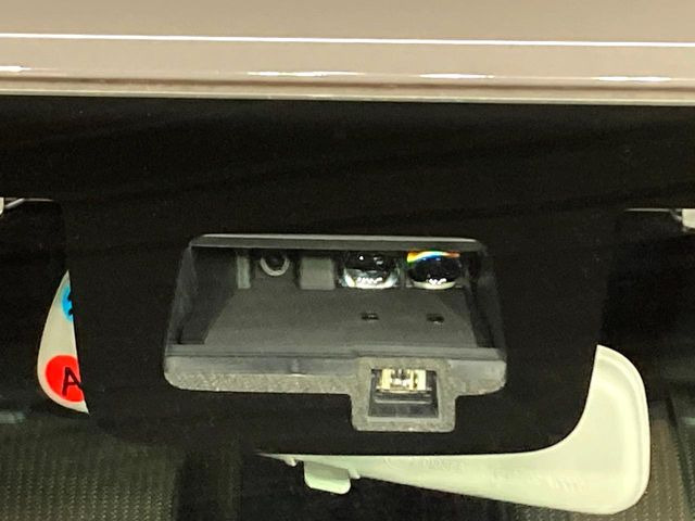 �y�X�Y�L �Z�[�t�e�B�T�|�[�g�z���s���ɑO���̎ԗ�����F�����A�Փ˂������Ȏ��͌x��ƃu���[�L�ŏՓˉ���Ɣ�Q�y�����A�V�X�g�B�����S�Ƀh���C�u�����y���݂��������܂��B