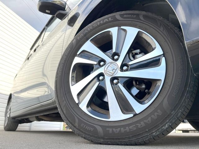 �y����15�C���`�A���~�z�C�[���z�O�ςɃ}�b�`���������A���~�z�C�[���𑕒����Ă���܂��B�e��ЊO�A���~�z�C�[����A�X�^�b�h���X�^�C�����戵�����Ă���܂��B���񂲑��k����������