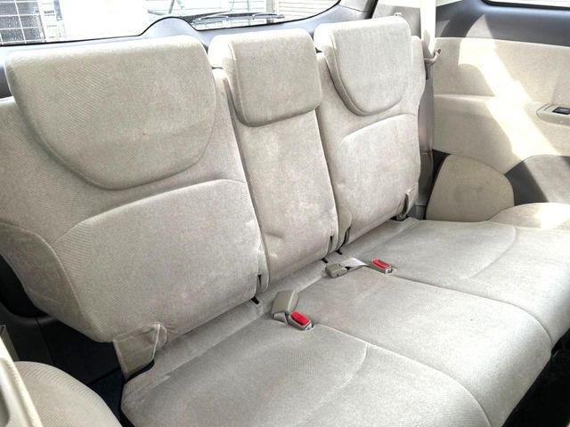 3列目シートはもちろん状態良好☆大人でもゆったりと座って頂けますので、大人数でのお出かけもラクラクです♪ご家族で、気の知れた仲間で、ドライブに行くのが楽しみですね♪