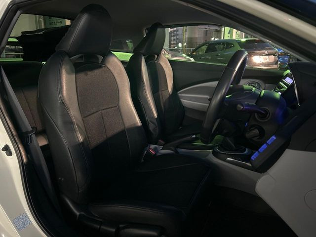 �y�n�[�t���U�[�V�[�g�z�������ƍ���S�n�𗼗������l�C�̃V�[�g���w�ʁE���ʂ̃t�@�u���b�N�f�ނ́A�ʋC���̗ǂ��⊊��ɂ����ɗD��Ă��܂��B�C���╞���ɍ��E���ꂸ���K�ɂ���肢�������܂��B