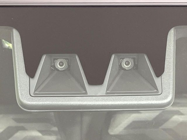 �y�X�}�[�g�A�V�X�g�z���s���ɑO���̎ԗ�����F�����A�Փ˂������Ȏ��͌x��ƃu���[�L�ŏՓˉ���Ɣ�Q�y�����A�V�X�g�B�����S�Ƀh���C�u�����y���݂��������܂��B