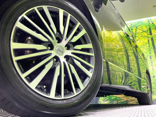 �y����18�C���`�A���~�z�C�[���z�O�ςɃ}�b�`���������A���~�z�C�[���𑕒����Ă���܂��B�e��ЊO�A���~�z�C�[����A�X�^�b�h���X�^�C�����戵�����Ă���܂��B���񂲑��k����������