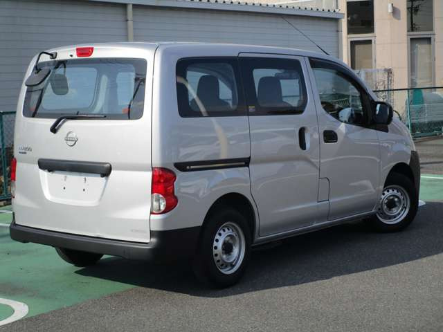 NV200バネットバン1.6 DX