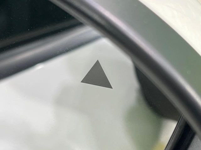 �y������p���m�z���s���A�h�A�~���[�̎��p�ɂȂ�₷���ӏ��Ɍ㑱�Ԃ��ڋ߂���ƃT�C�h�~���[�t�߂Ɍx����\���A�h���C�o�[�ɒ��ӊ��N�����Ă���܂��B