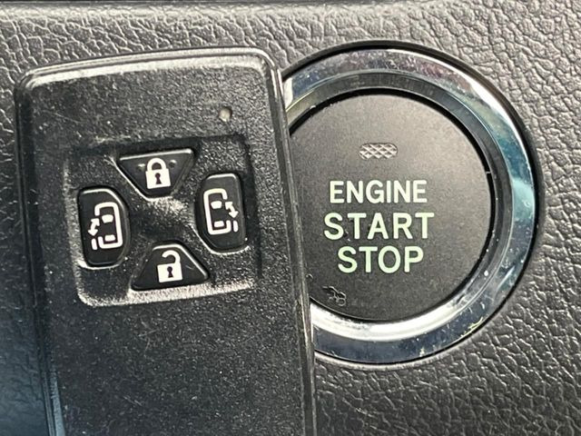 �y�X�}�[�g�L�[�z�J�o����|�P�b�g�ɓ��ꂽ�܂܂ł��h�A�̎{���E�������\�ȃX�}�[�g�L�[�𑕔��B�G���W���̃I���E�I�t�����J�M�����o���K�v����������Ƃ��Ă��֗��ł���