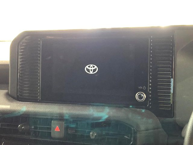 �y8�C���` �f�B�X�v���C�I�[�f�B�I�z���ʂ̃f�B�X�v���C��AppleCarPlay��AndroidAuto�����p�\�B�傫�ȉ�ʂŃX�}�z�i�r�A�v���������p���������܂���