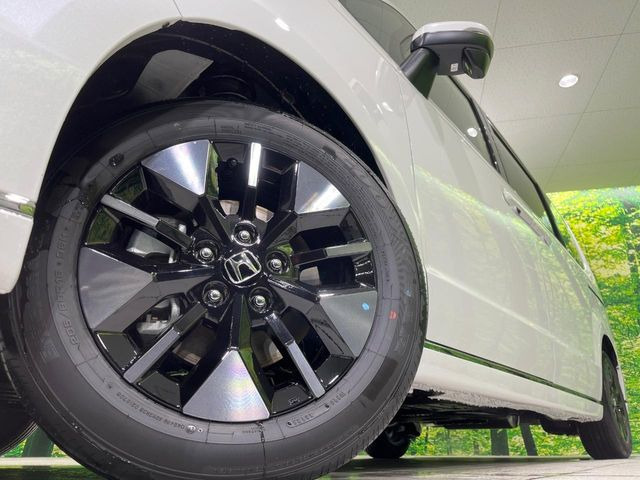 �y����16�C���`�A���~�z�C�[���z�O�ςɃ}�b�`���������A���~�z�C�[���𑕒����Ă���܂��B�e��ЊO�A���~�z�C�[����A�X�^�b�h���X�^�C�����戵�����Ă���܂��B���񂲑��k����������