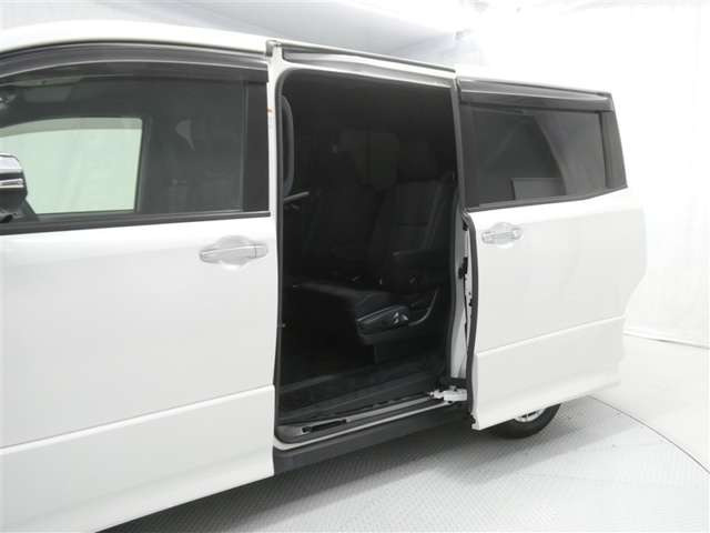 ヴォクシー1.8 ハイブリッド ZS 煌