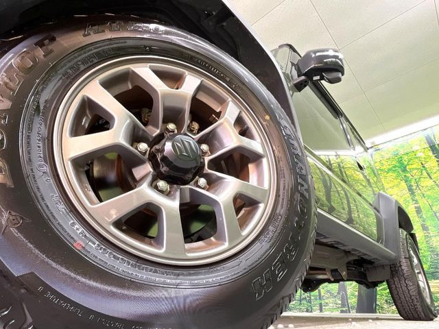 �y����15�C���`�A���~�z�C�[���z�O�ςɃ}�b�`���������A���~�z�C�[���𑕒����Ă���܂��B�e��ЊO�A���~�z�C�[����A�X�^�b�h���X�^�C�����戵�����Ă���܂��B���񂲑��k����������