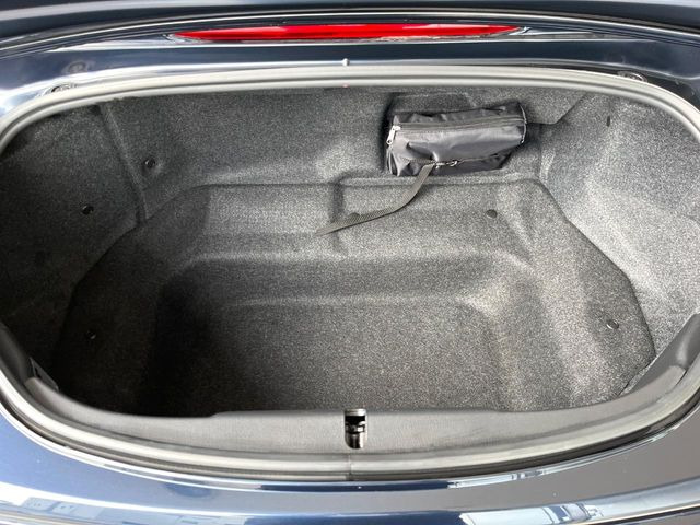 ���i�̂���������ʋ΁A���}���ɏ\���ȉ׎��X�y�[�X���m�ۂ��Ă���܂��B