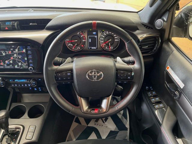 �y�����v�����X�e�A�����O�z�㎿�Ȋv���g�p���邱�ƂŁA��ɂ����������݂ƂĂ��^�]���₷���n���h���ł���