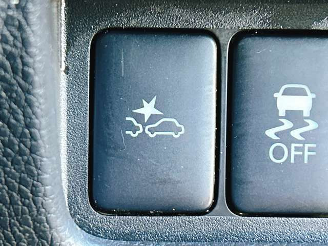 �y�Փˌy�����u�z���s���ɑO���̎ԗ�����F�����A�Փ˂������Ȏ��͌x��ƃu���[�L�ŏՓˉ���Ɣ�Q�y�����A�V�X�g�B�����S�Ƀh���C�u�����y���݂��������܂��B