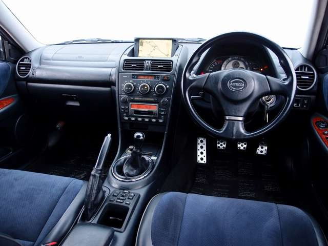 1�I�[�i�[�ԗ��ׁ̈A�����͂��΂��Ɍ��ȏL����F���܂̏L����������܂���B����]�ɉ�����RECARO����BRIDE���Ȃǂ̃X�|�[�c�V�[�g�������ȋ��z�ɂĂ���t���\�ł��B���C�y�ɂ����k�������܂�