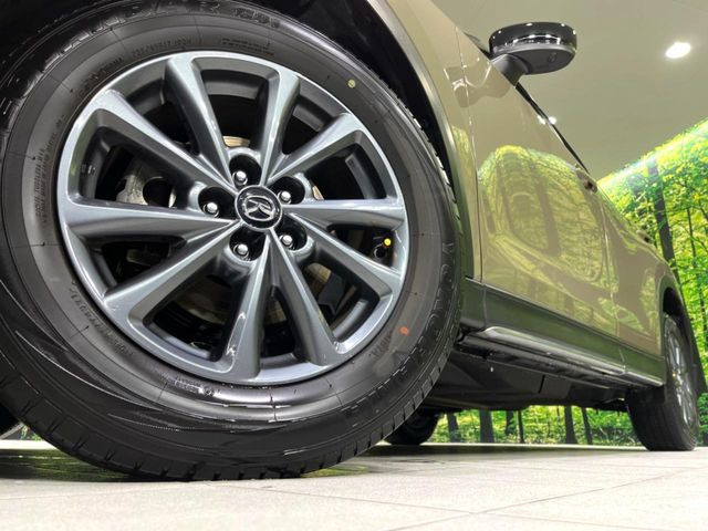 �y����17�C���`�A���~�z�C�[���z�O�ςɃ}�b�`���������A���~�z�C�[���𑕒����Ă���܂��B�e��ЊO�A���~�z�C�[����A�X�^�b�h���X�^�C�����戵�����Ă���܂��B���񂲑��k����������