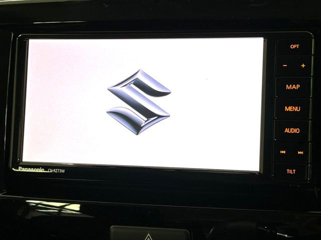 �y�����i�r�z�l�C�̏����i�r�𑕔����Ă���܂��B�i�r�̎g���₷���͂������A�I�[�f�B�I�@�\���[��!�L�����v�◷�s�͂������A�ʋ΂┃�����ȂǕ��i�̃h���C�u���y�����Ȃ�͂���