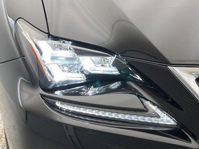 �y�O��LED�w�b�h���C�g�z�X�^�C���b�V���Ȍ����ڂ̎O��LED�w�b�h���C�g�𑕔���X�^�C�������łȂ��A��Ԃ̑��s�����E�ǍD�ň��S���Ă���肢�������܂��B