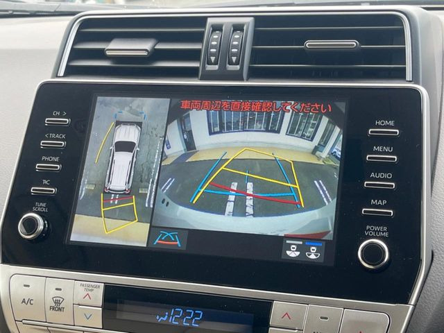 �y�p�m���~�b�N�r���[���j�^�[�z��p�̃J�����ɂ��A�ォ�猩���낵���悤�Ȏ��_��360�x�N���}�̎��͂��m�F���邱�Ƃ��ł��܂������p�������m�F���₷���A�����ꏊ�ł̐؂�Ԃ��⒓�Ԃ��X���[�Y�ɍs���܂��B