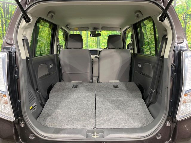 ���i�̂���������ʋ΁A���}���ɏ\���ȉ׎��X�y�[�X���m�ۂ��Ă���܂��B�Z�J���h�V�[�g��|���ƁA�傫�ȉו��̐ύڂ��\�ł���