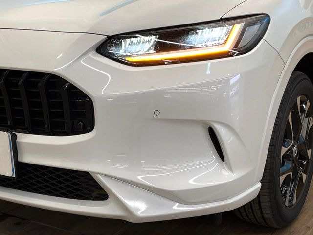 �yLED�w�b�h���C�g�z���V����ԑ��s�����ǍD�Ȏ��E���m�ۂ����S���ĉ^�]�ł��鍂�P�xLED�w�b�h���C�g�𑕔�!�_�����x�������A����d�͂��}�����Ă��܂��B