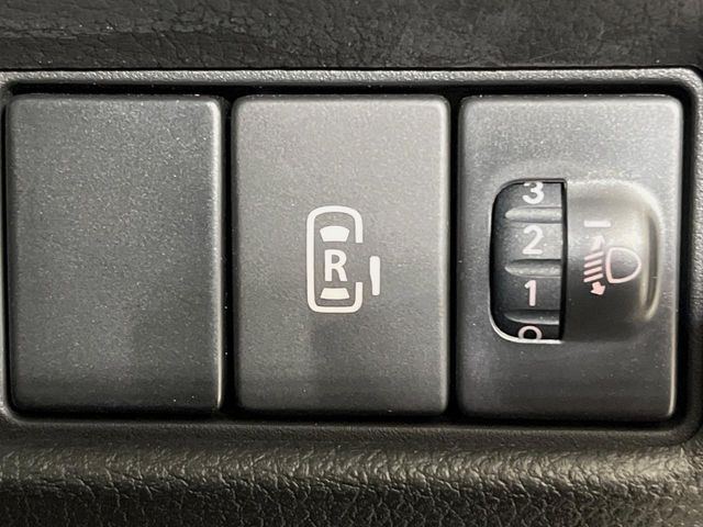 �y�p���[�X���C�h�h�A�z�X�}�[�g�L�[��^�]�Ȃ̃X�C�b�`�ŃX���C�h�h�A�̊J���\���d��������͂����ăh�A���J����K�v�������A���������q�l�ł��A�d���ו��������Ă��鎞�����N�ɊJ���߂ł��܂���