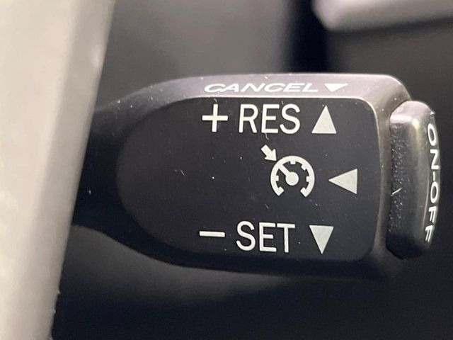 �y�N���[�Y�R���g���[���z�������H�����N���N���s�B�A�N�Z���𗣂��Ă���葬�x�ő��s���ł��A�������^�]���̕��S���y��!�����E�������ȒP�ȃX�C�b�`����Œ����ł��܂��B