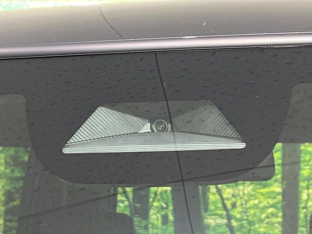 �y�z���_�Z���V���O�z���s���ɑO���̎ԗ�����F�����A�Փ˂������Ȏ��͌x��ƃu���[�L�ŏՓˉ���Ɣ�Q�y�����A�V�X�g�B�����S�Ƀh���C�u�����y���݂��������܂��B