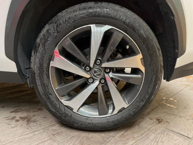 �y����18�C���`�A���~�z�C�[���z�O�ςɃ}�b�`���������A���~�z�C�[���𑕒����Ă���܂��B�e��ЊO�A���~�z�C�[����A�X�^�b�h���X�^�C�����戵�����Ă���܂��B���񂲑��k����������